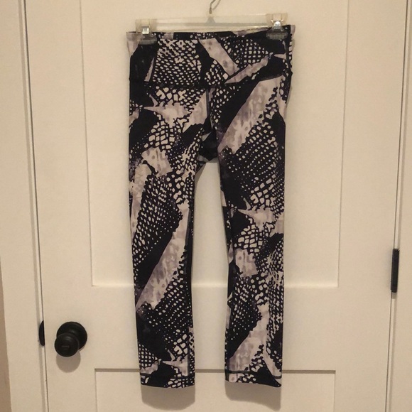 lululemon athletica Pants - Lululemon cropped tights